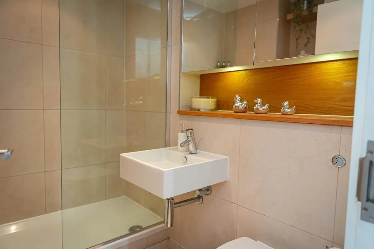 Apartament Penthouse - Canary Wharf - 24 Hr Concierge, Gym, Hot Tub, Sauna, Balcony, Terrace Londyn Wielka Brytania
