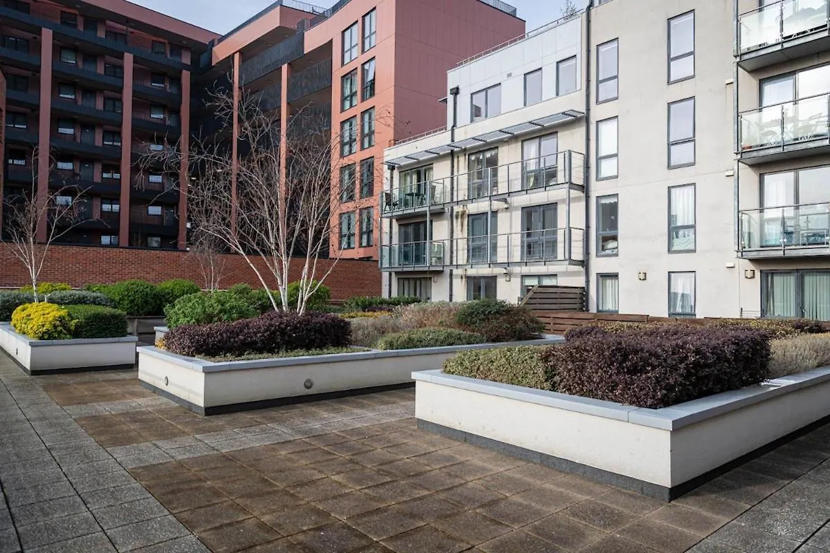 Apartament Penthouse - Canary Wharf - 24 Hr Concierge, Gym, Hot Tub, Sauna, Balcony, Terrace Londyn