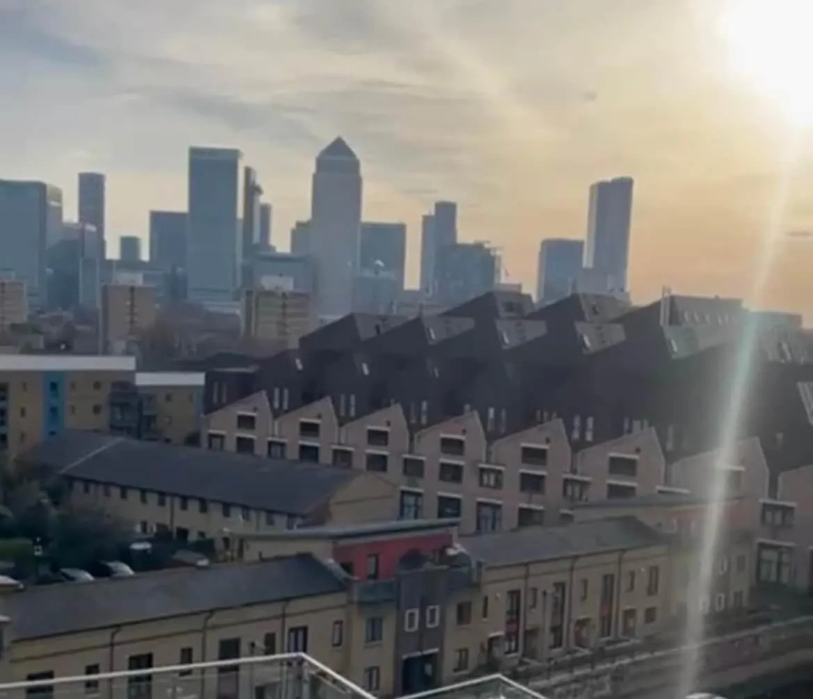 Penthouse - Canary Wharf - 24 Hr Concierge, Gym, Hot Tub, Sauna, Balcony, Terrace Londyn 0*,  Wielka Brytania